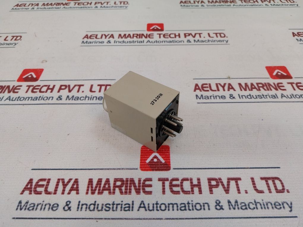Omron H3M Timer 0-0.5 5A 250 Vac