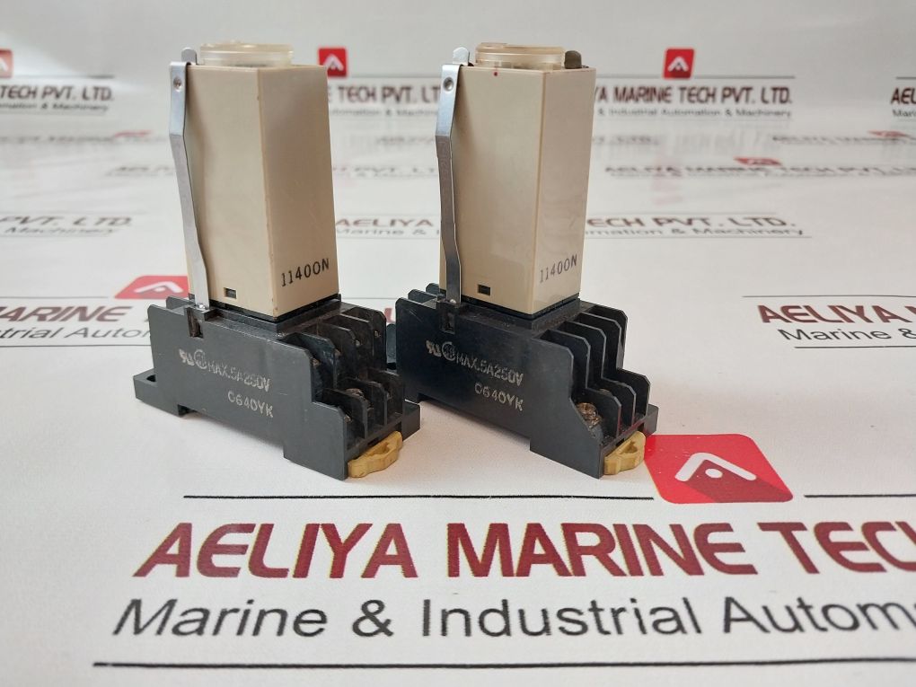 Omron H3Y-2 Timer 110Vac