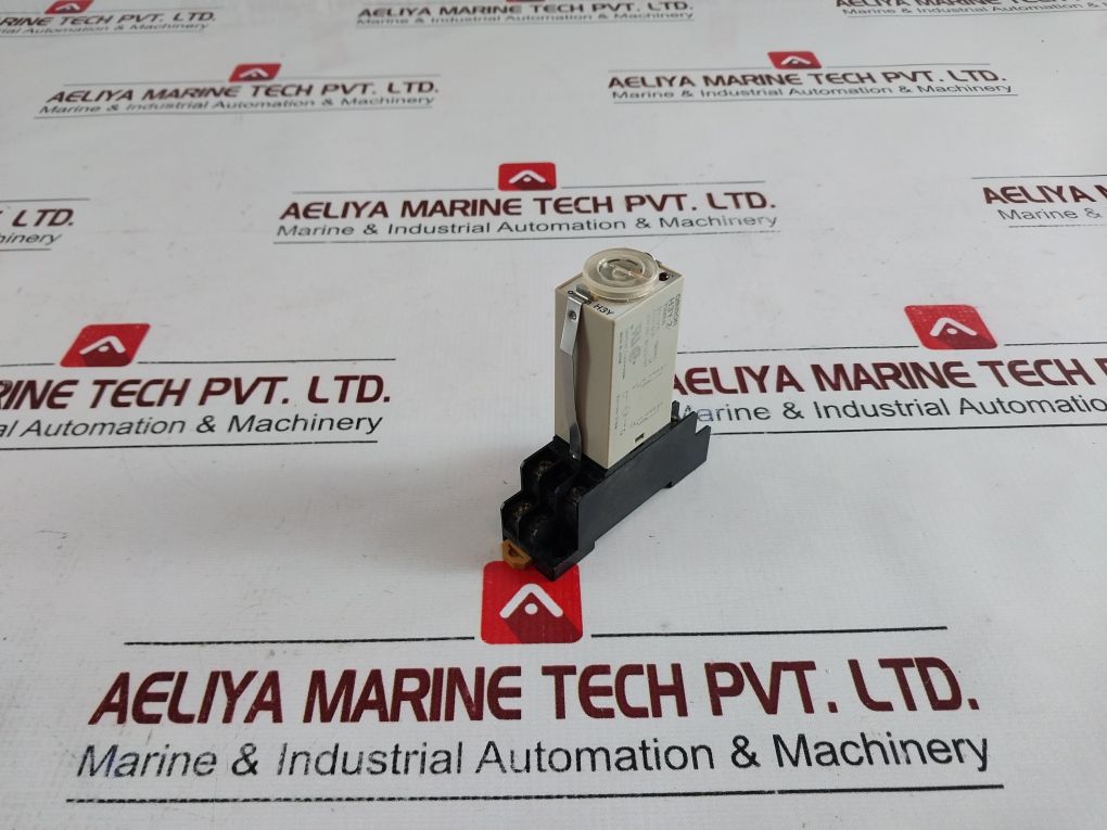 Omron H3Y-2-timer 5A 250Vac