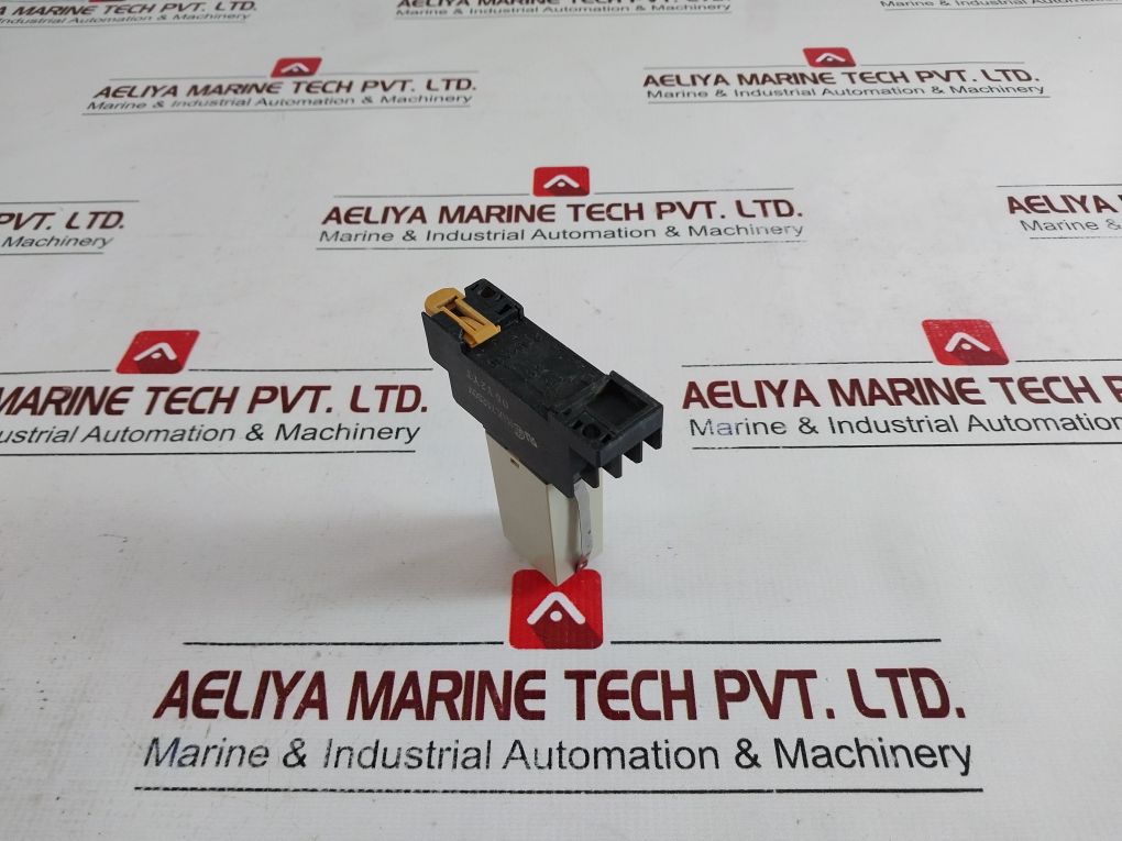 Omron H3Y-2-timer 5A 250Vac