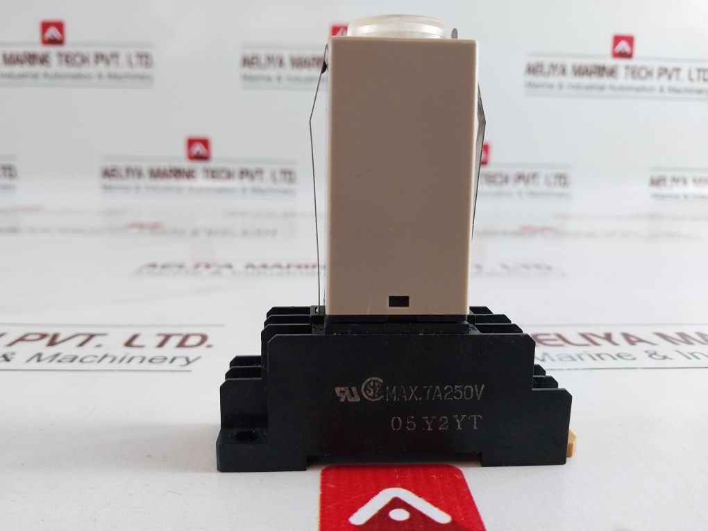 Omron H3Y-2-timer 5A 250Vac