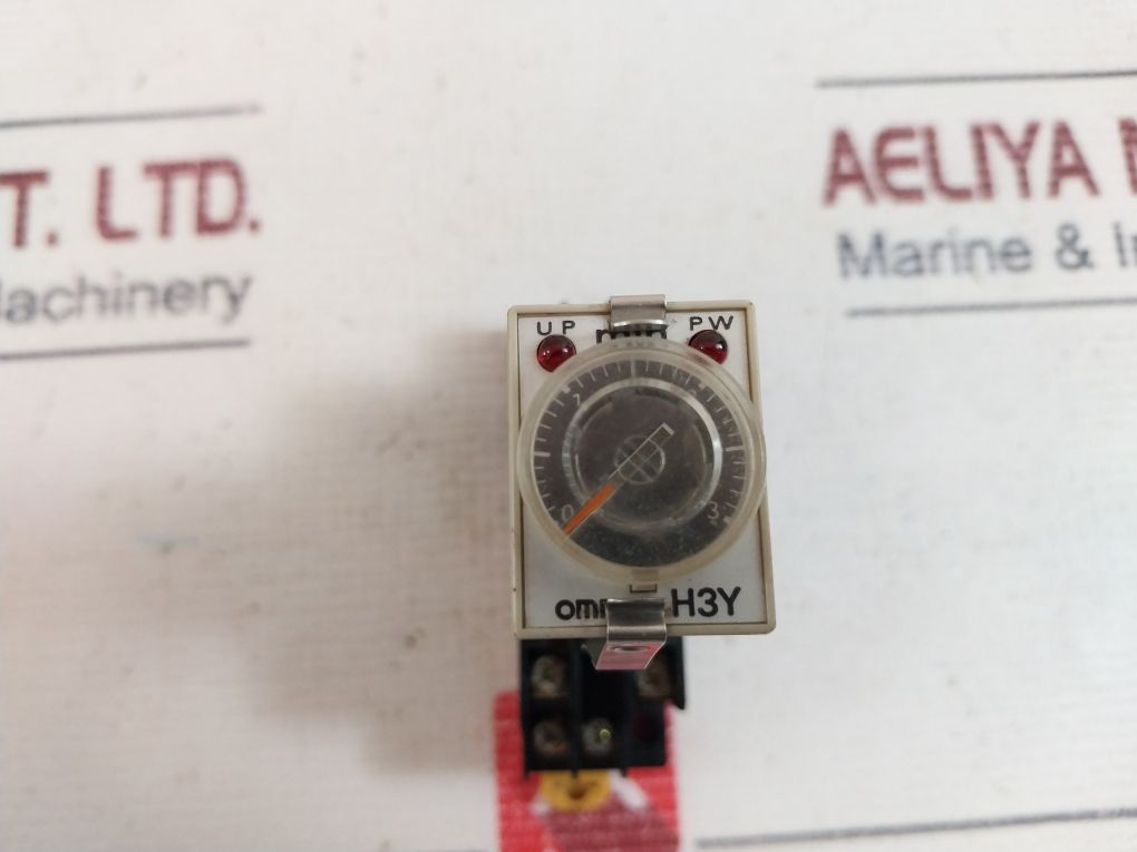 Omron H3Y-2 Timer 250V