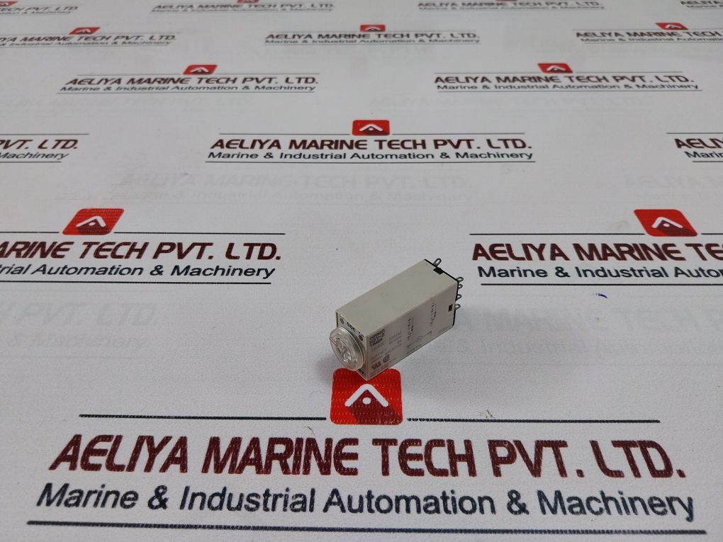 Omron H3Y-2 Timer 50/60Hz