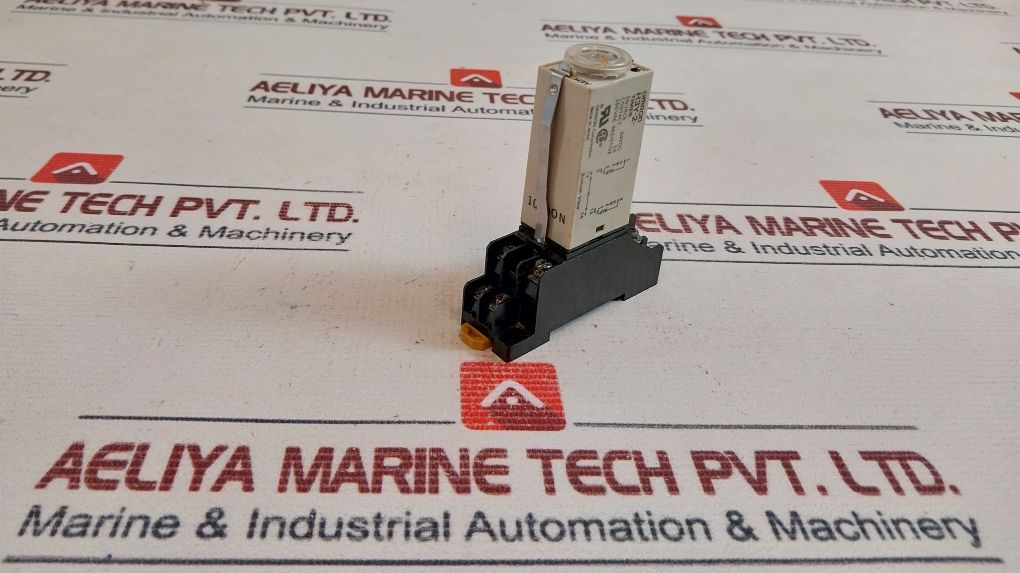 Omron H3Y-2 Timer Relay With Base 24Vdc