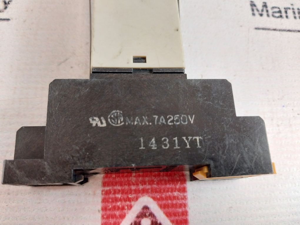 Omron H3Y-2 Timer Relay With Base 24Vdc