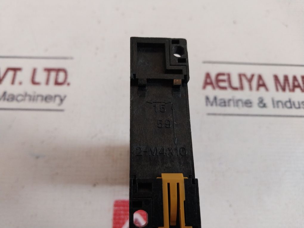 Omron H3Y-2 Timer Relay With Base 24Vdc