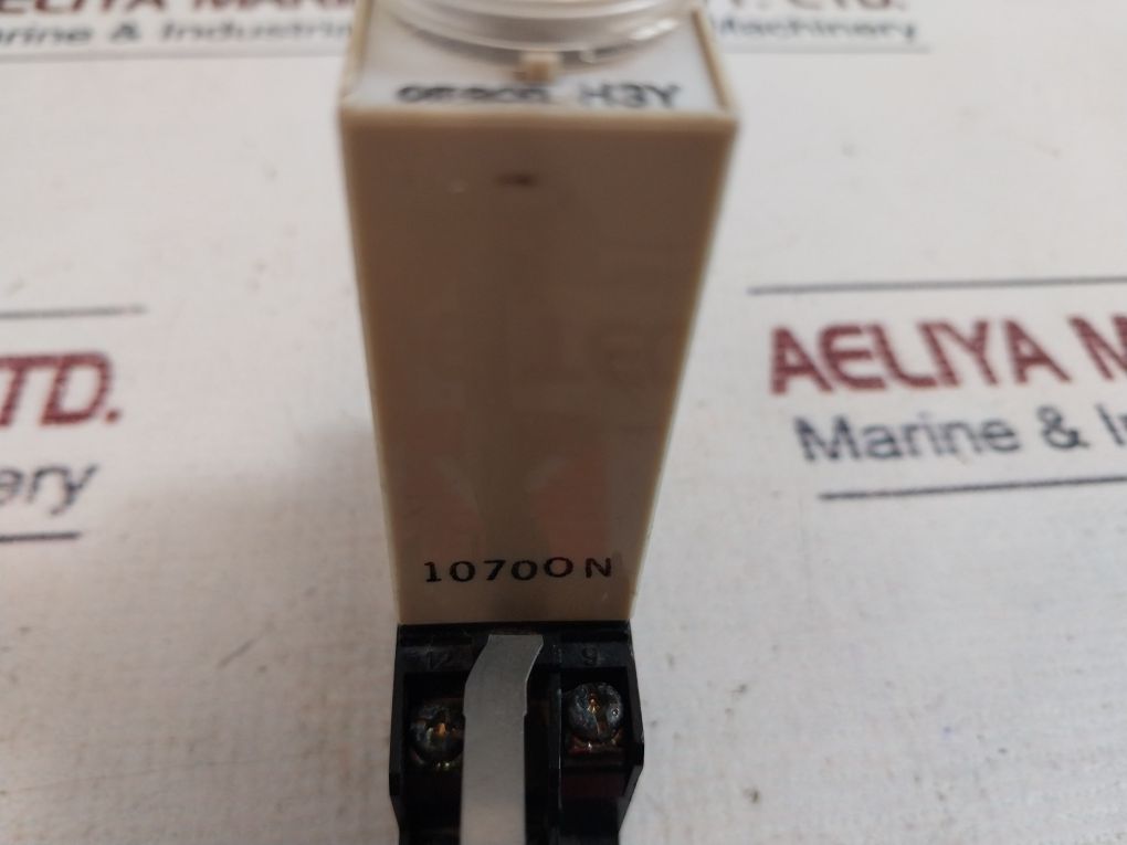 Omron H3Y-2 Timer Relay With Base 24Vdc