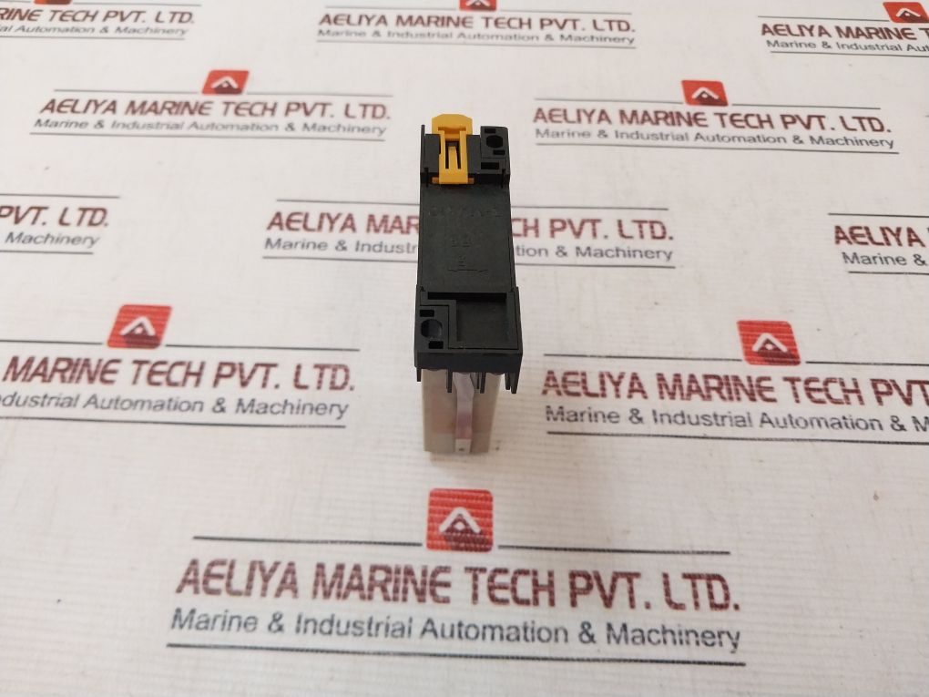 Omron H3Y-2 Timer Relay With Base 5A 24Vdc