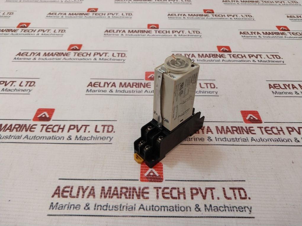 Omron H3Y-2 Timer Relay With Base 5A 24Vdc