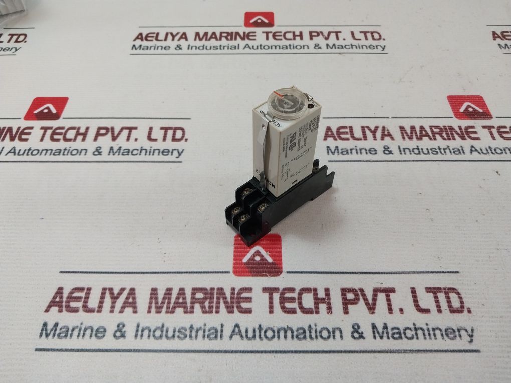 Omron H3Y-2 Timer Relay With Base