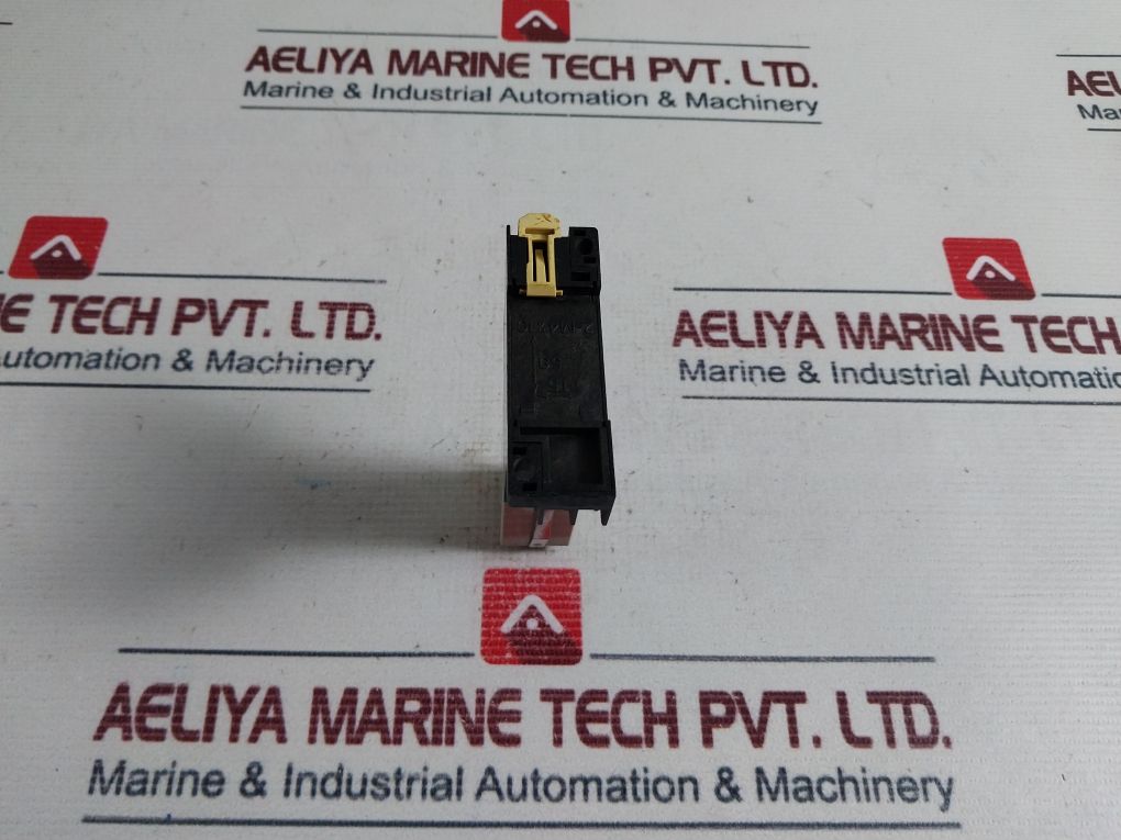 Omron H3Y-2 Timer With Base 50/60Hz