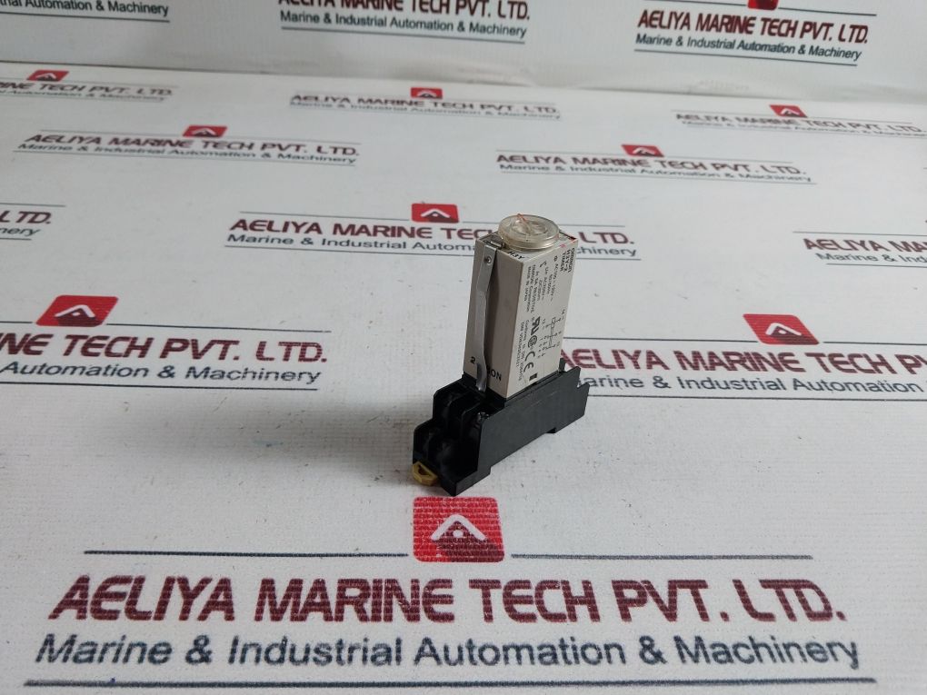 Omron H3Y-2 Timer With Base 50/60Hz