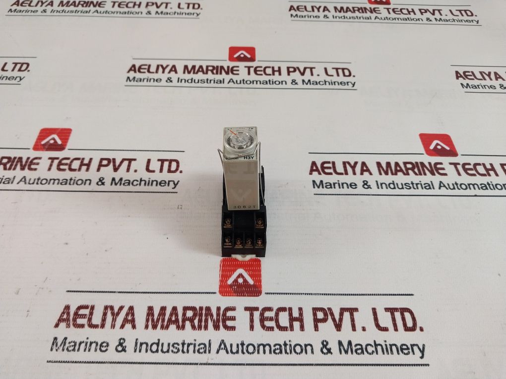 Omron H3Y-4- Timer 3A 250 Vac
