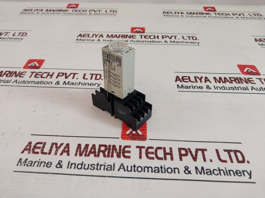 Omron H3Y-4- Timer 3A 250 Vac