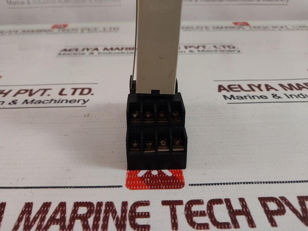 Omron H3Y-4- Timer 3A 250 Vac