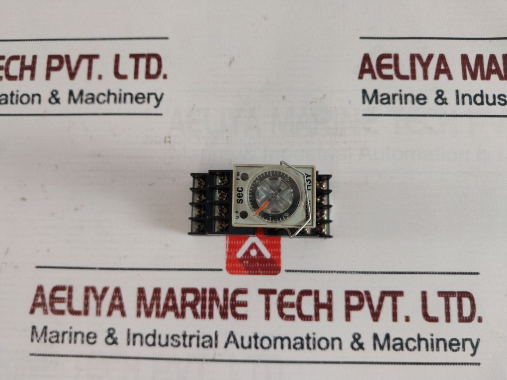 Omron H3Y-4- Timer 3A 250 Vac