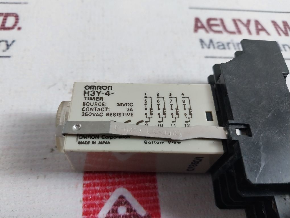 Omron H3Y-4- Timer With Base