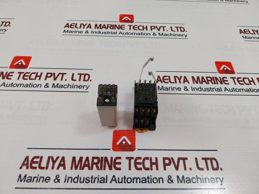 Omron H3Y-4-c Timer 0-30 Sec