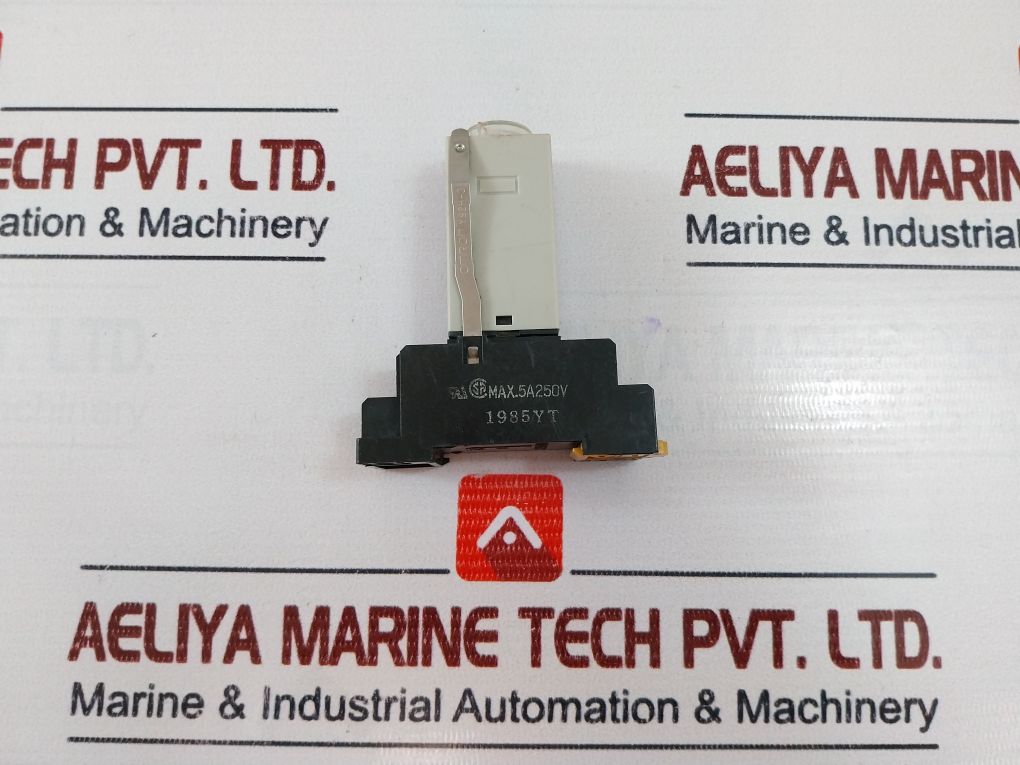 Omron H3Y-4-c Timer 0-30 Sec