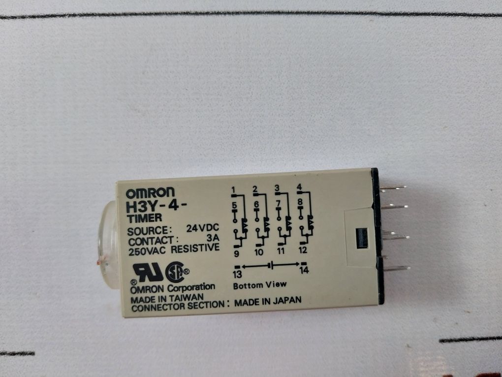 Omron H3Y-4 Timer 0-30 Sec