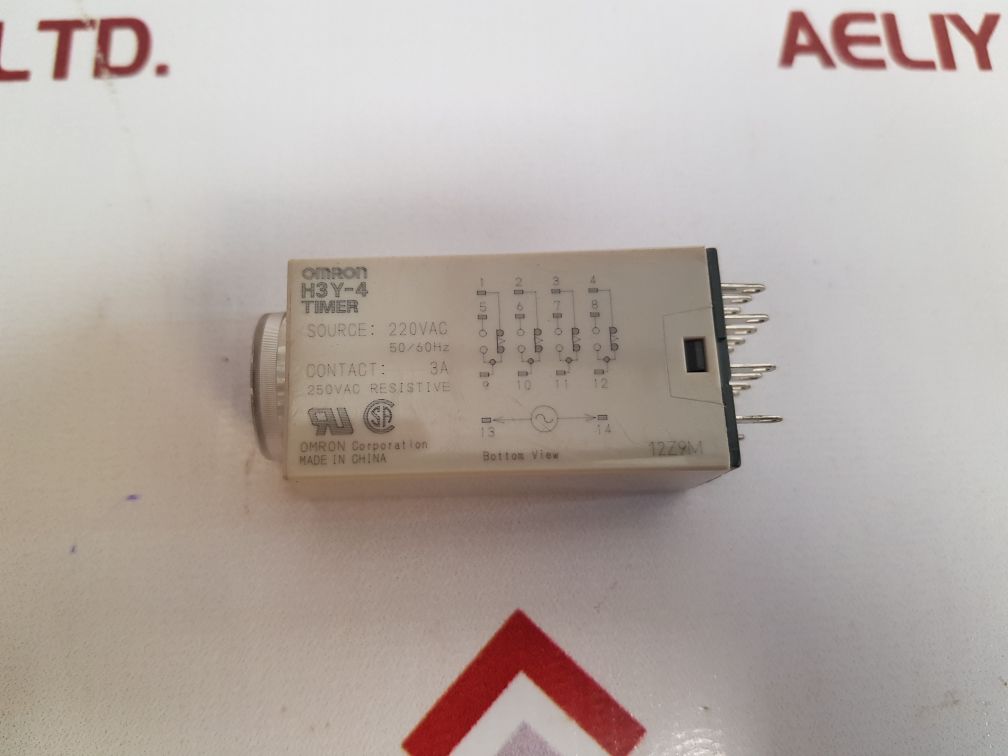 Omron H3Y-4 Timer 220Vac