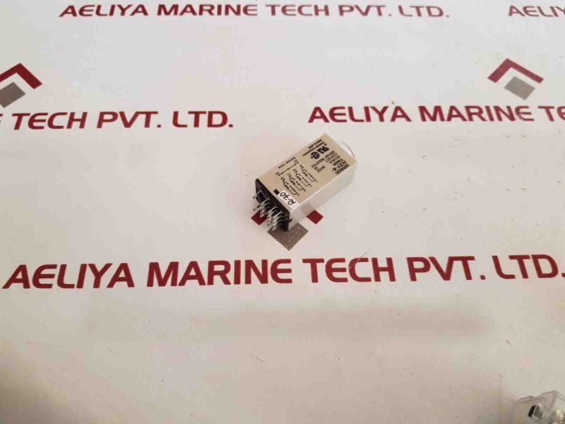 Omron H3Y-4 Timer 3A