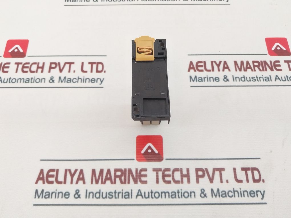 Omron H3Y-4 Timer With Base 0-30 Sec