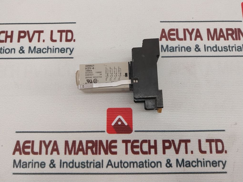 Omron H3Y-4 Timer With Base 0-30 Sec