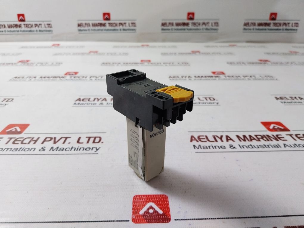 Omron H3Y-4 Timer With Base 24V Dc 3A