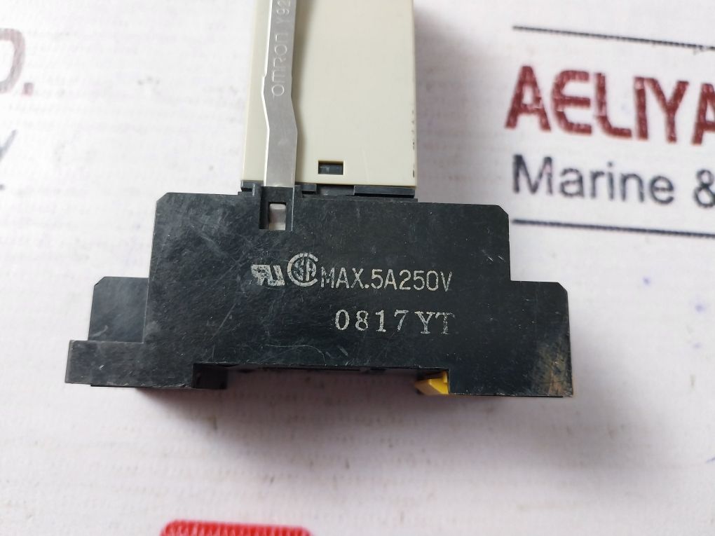 Omron H3Y-4 Timer With Base 24V Dc 3A