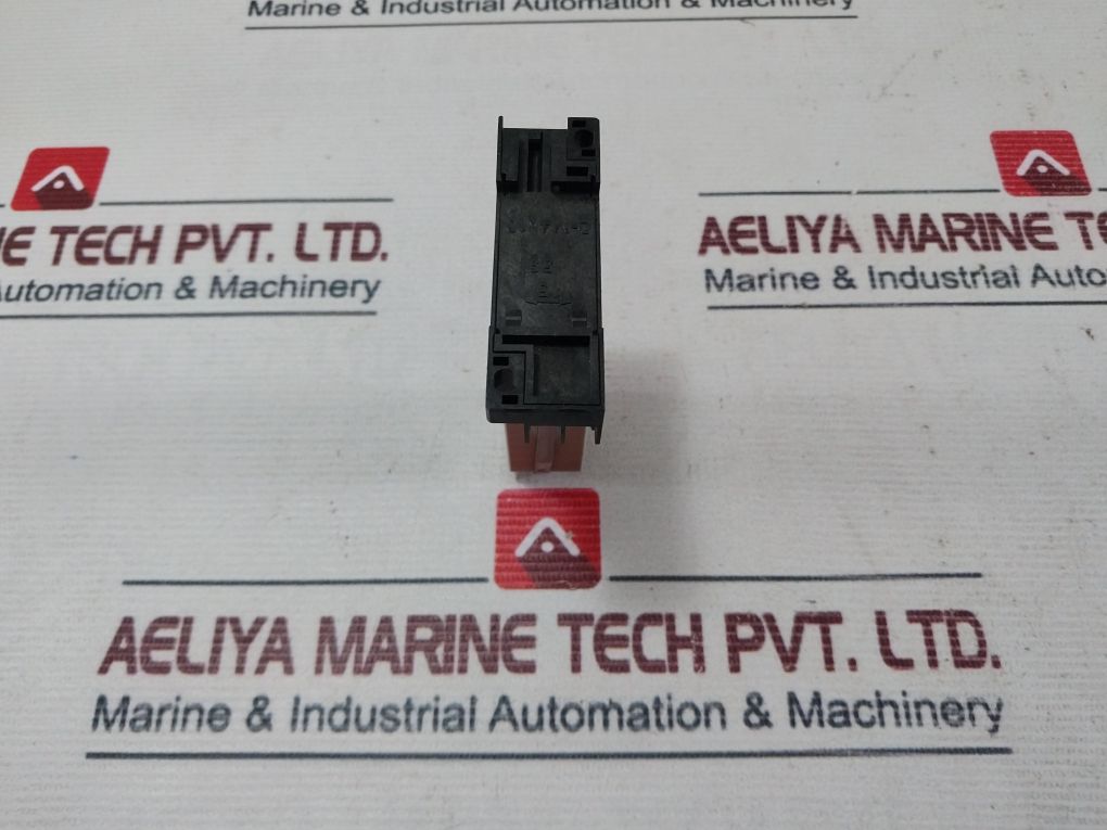 Omron H3Yn-2 Timer 0.1S-10 Min 5A