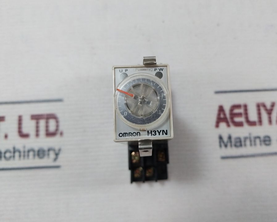 Omron H3Yn-2 Timer 0.1S-10 Min 5A
