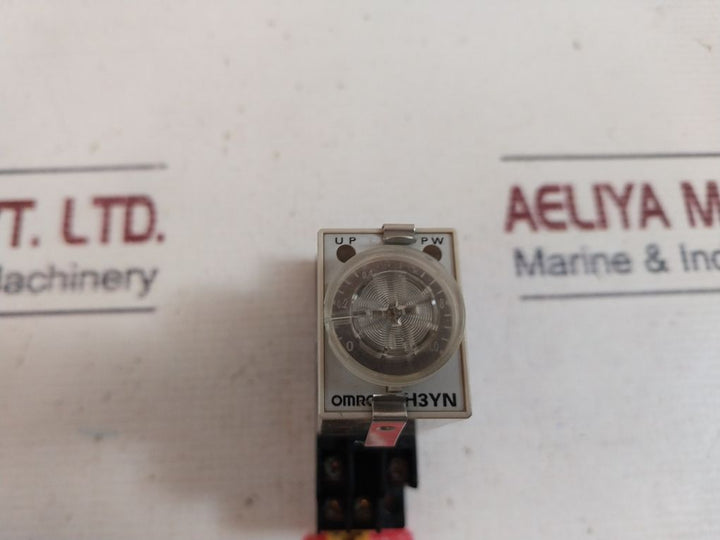 Omron H3Yn-2 Timer Relay With Base 0.1S-10Min