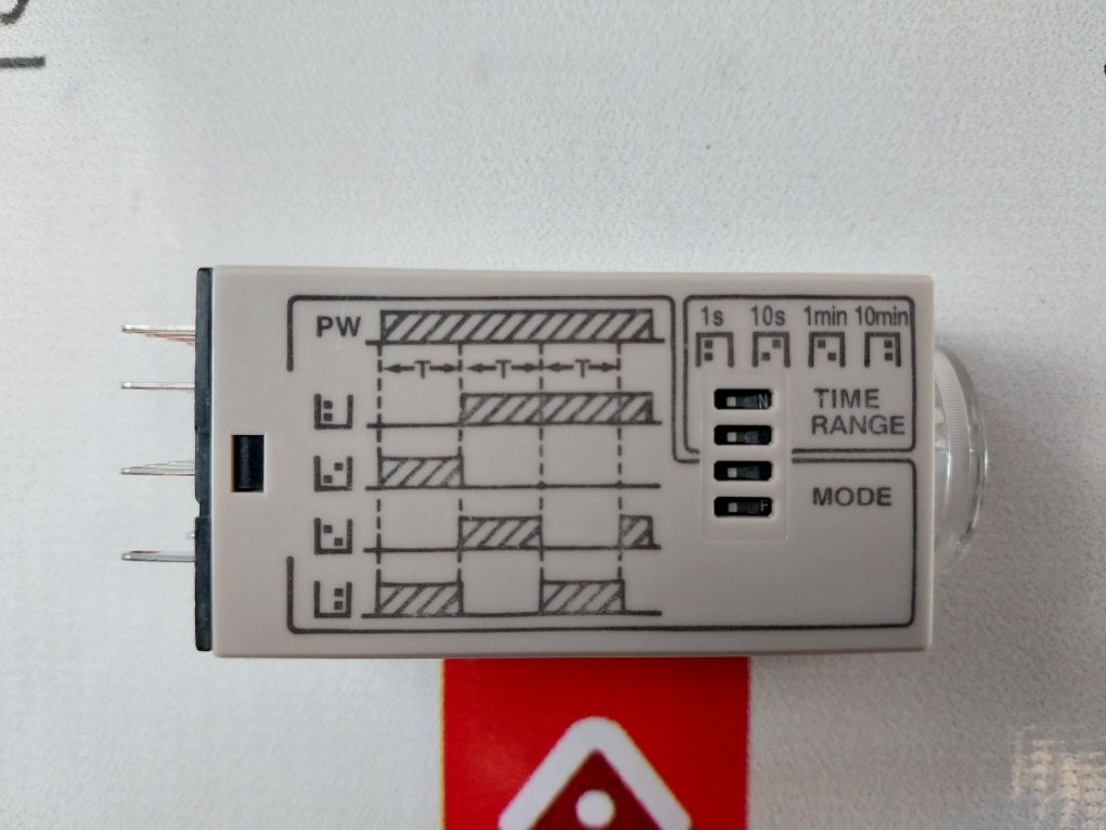 Omron H3Yn-4 Timer