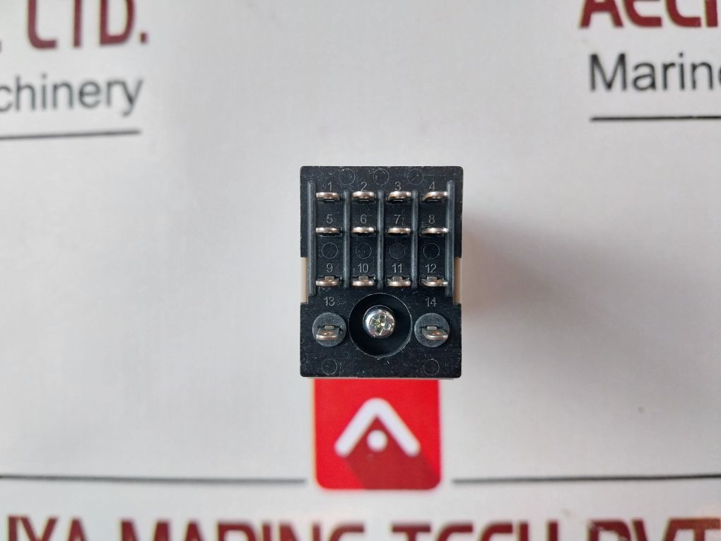 Omron H3Yn-4 Timer
