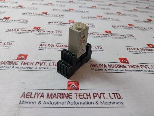 Omron H3Yn-4 Timer Relay H3Yn Series With Base 0.1S - 10Min