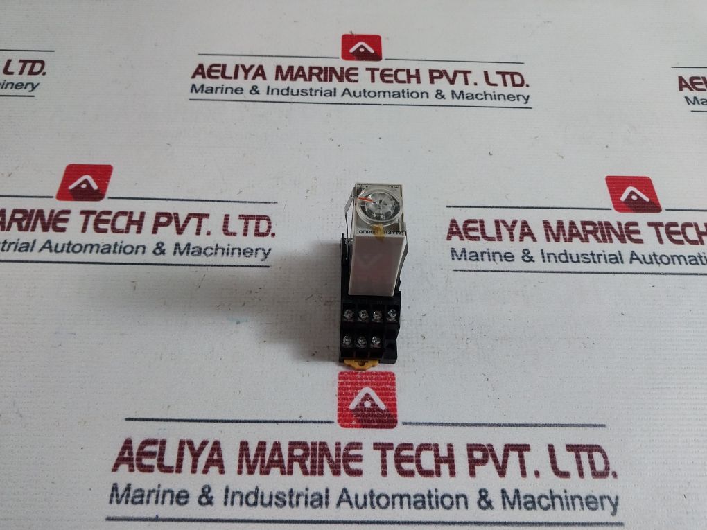 Omron H3Yn-4 Timer Relay With Base 0.1 S - 10 Min