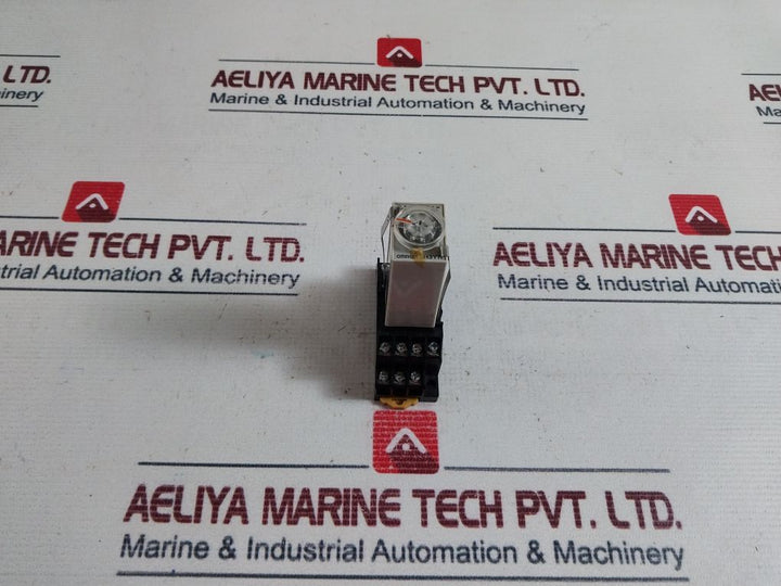 Omron H3Yn-4 Timer Relay With Base 0.1 S - 10 Min