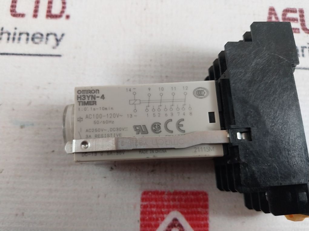 Omron H3Yn-4 Timer Relay With Base 0.1 S - 10 Min