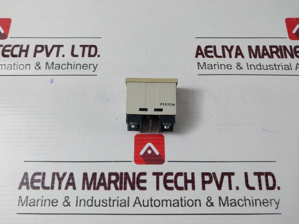 Omron H7Et-bm Digital Time Counter