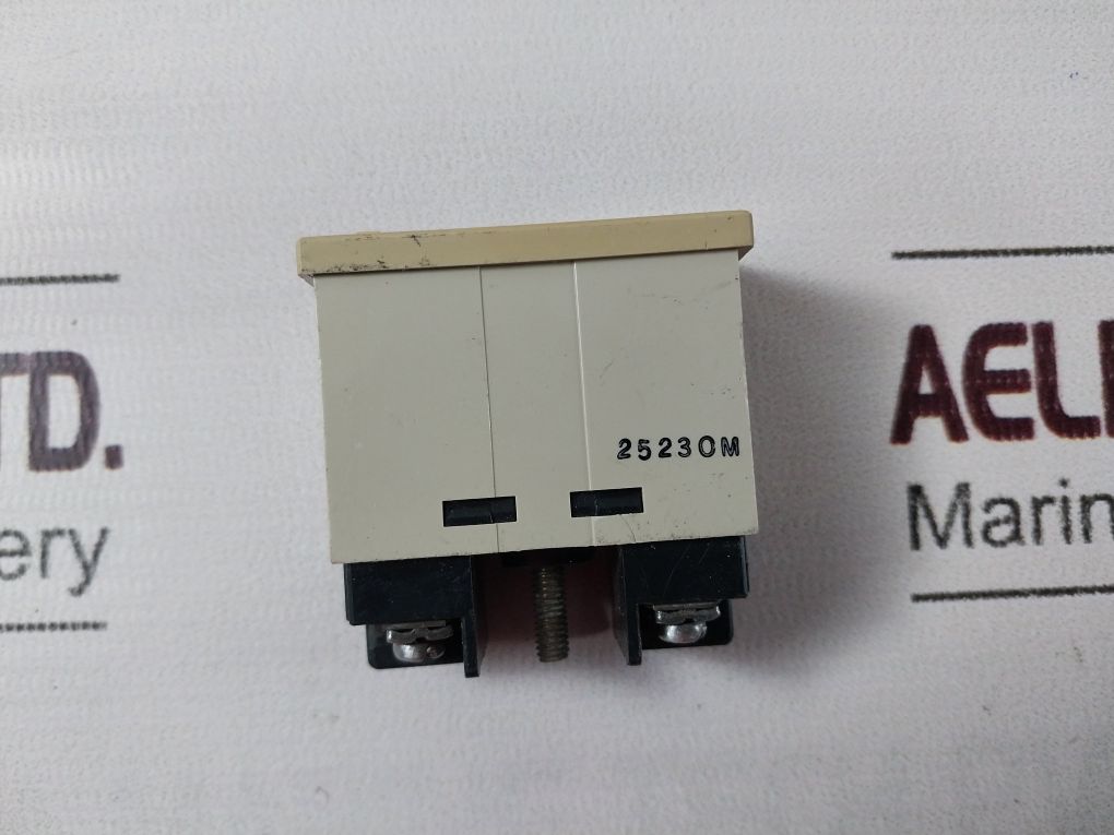 Omron H7Et-bm Digital Time Counter