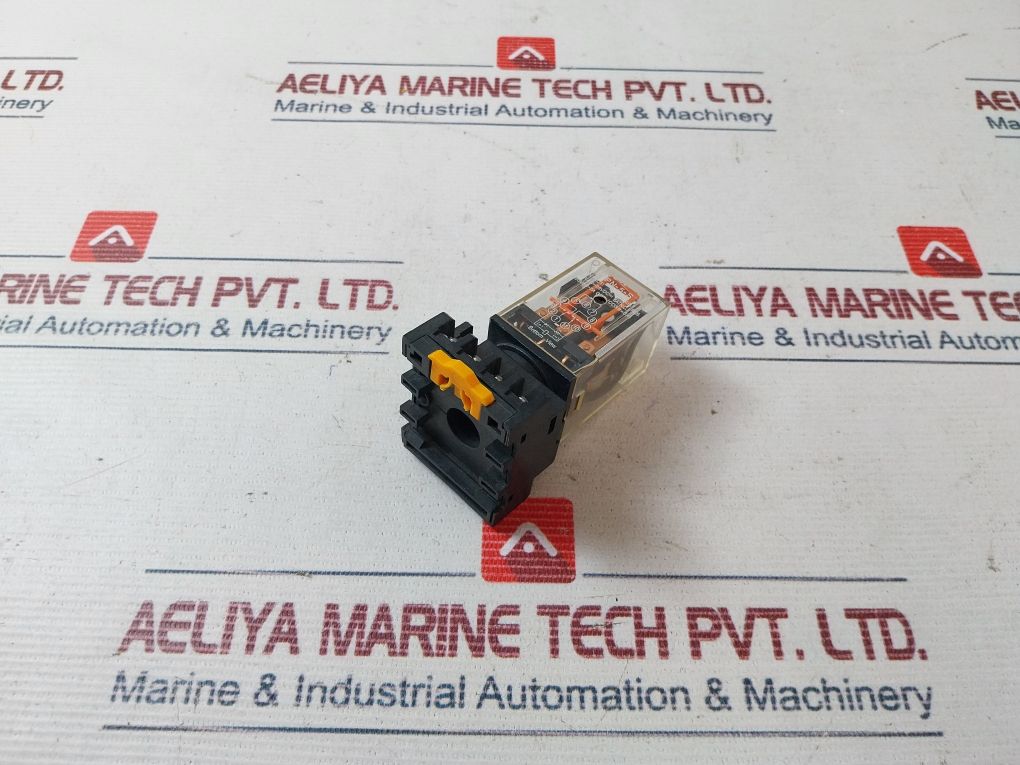 Omron Imk3Pn-5-s Relay With Socket 250Vac~7A