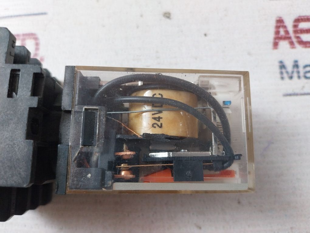 Omron Imk3Pn-5-s Relay With Socket 250Vac~7A