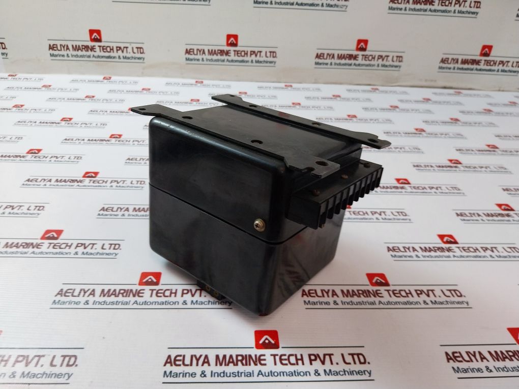 Omron K2Wr-r-s5U Reverse Power Relay 5A 100/110/200/220Vac 50/60Hz