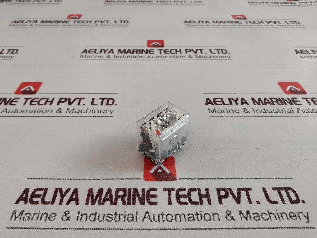 Omron Ly4N General Purpose Relay 14 Pin 100/110 Vac