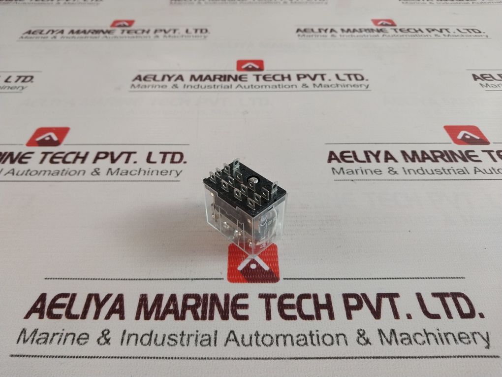 Omron Ly4N General Purpose Relay 14 Pin 100/110 Vac
