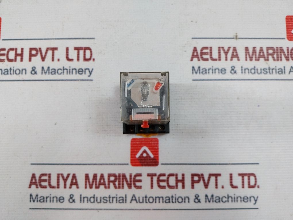 Omron Mk3Pn-5-i-s Relay With Base