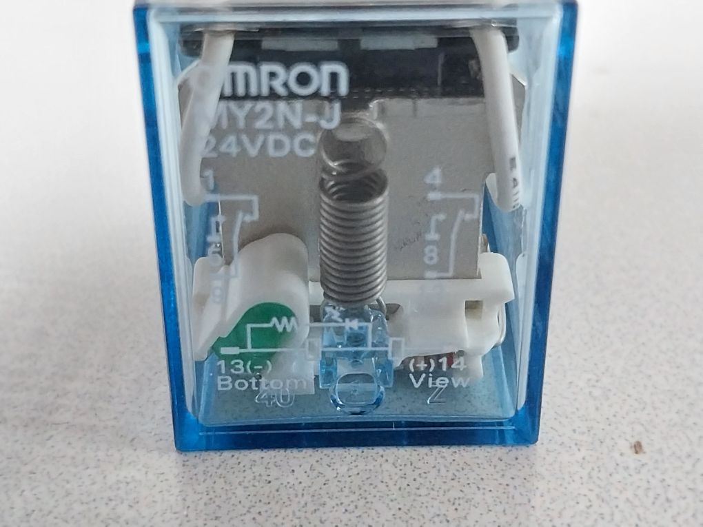 Omron My2N-j Relay With Pyf08A-e Socket