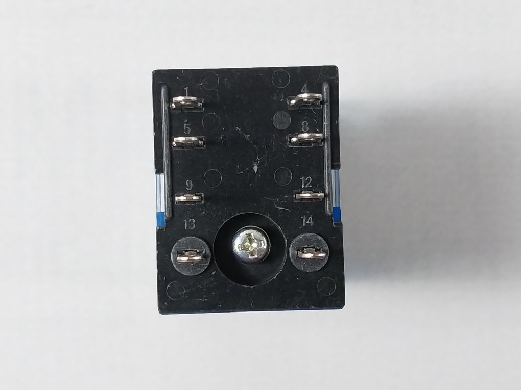 Omron My2N-j Relay With Pyf08A-e Socket