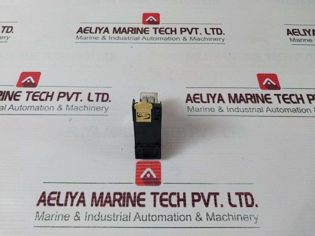 Omron My4 24 Vac Relay With Pyc-a Base 5A 250V